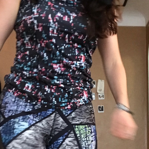 HUBA workout tank - Picture 2 of 5